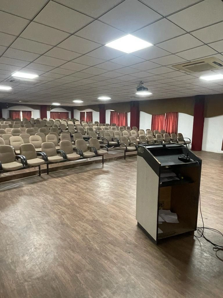 Auditorium image 1 - Monark University