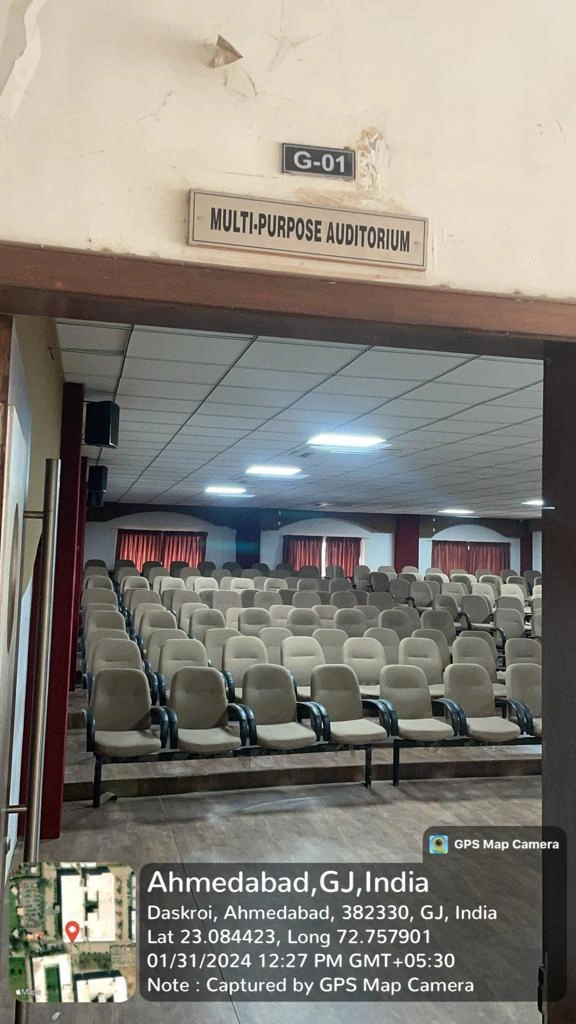 Auditorium image 3 - Monark University